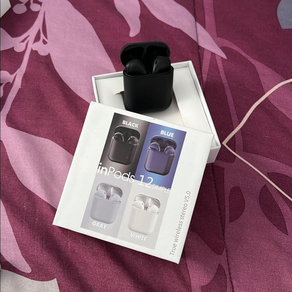 Wireless earbuds